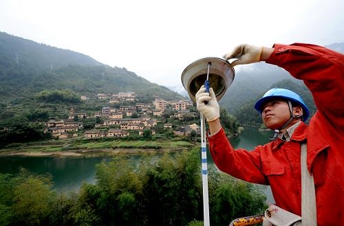 陜西：農網改造點亮農村新生活--國網陜西省電力公司農村電網升級改造工程側記